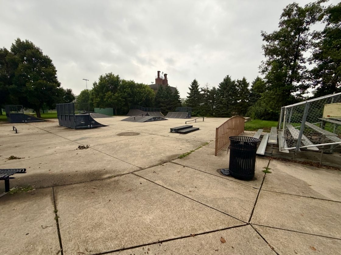Indian Boundary Skate Plaza, Bolingbrook IL, skate park view from entrance